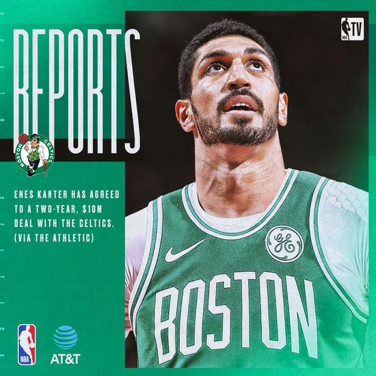 Kante iført en Boston Celtics nr. 11 trøje